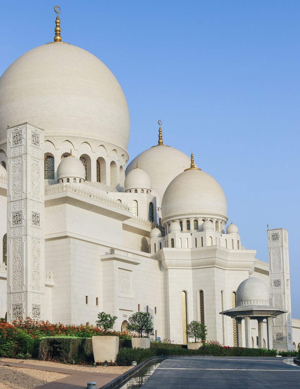 white dome building at daytime