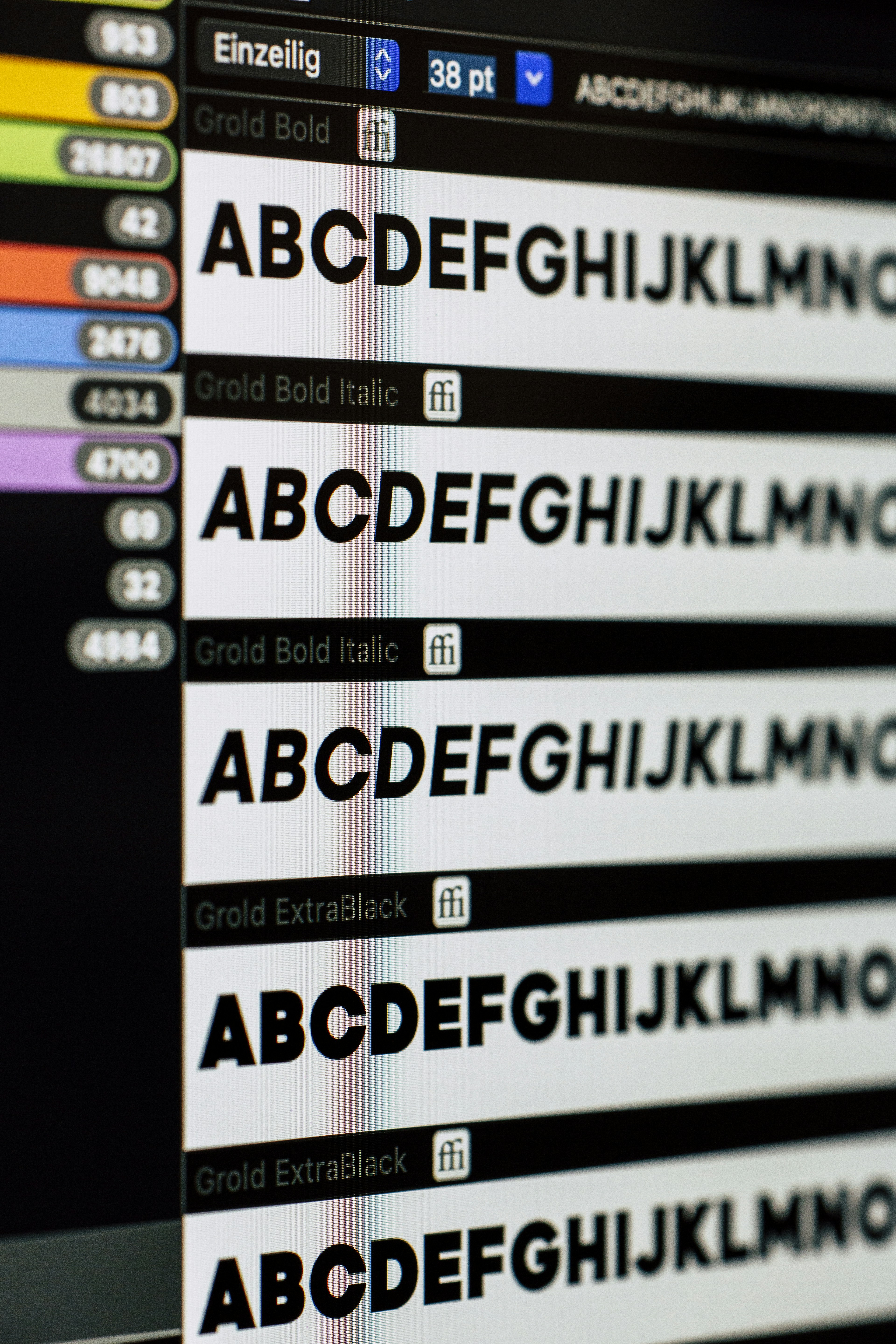 Fontmanagement app software for desktop publishing. Made with Canon 5d Mark III and loved analog lens, Leica APO Macro Elmarit-R 2.8 100mm (Year: 1993)