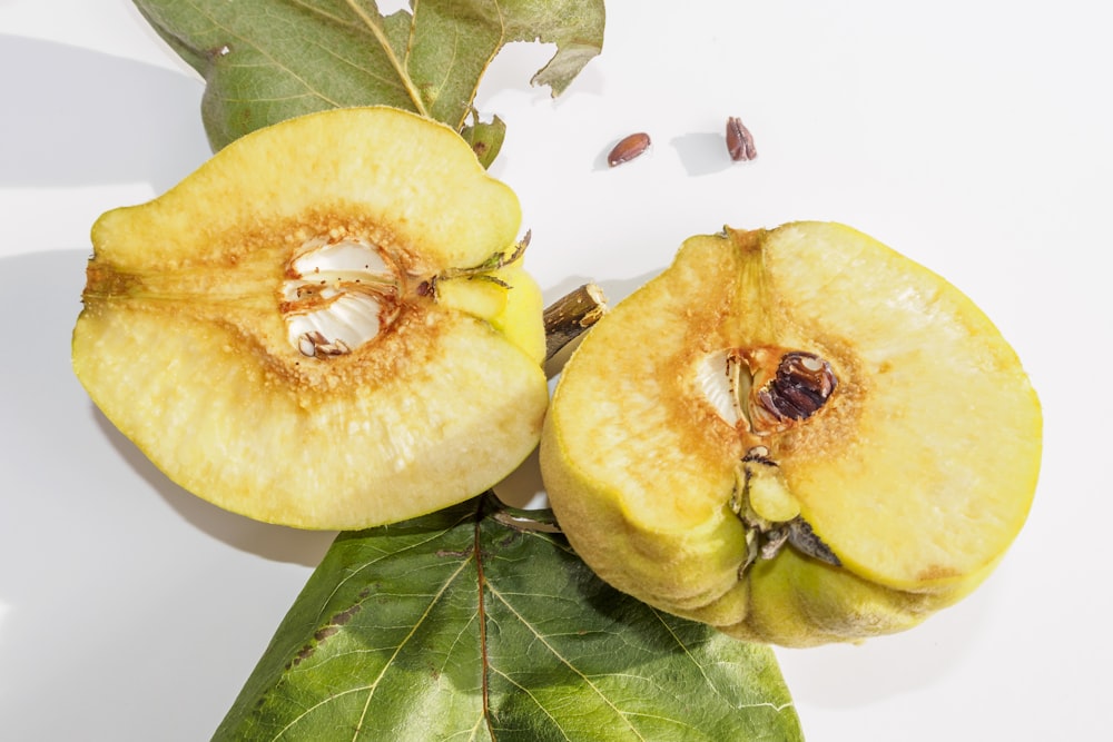 sliced round yellow fruit