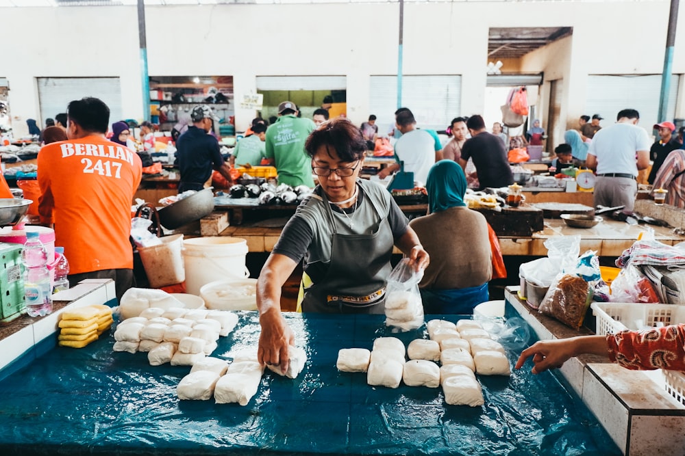 woman piling pack of white dust