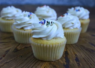 cupcakes on wooden surface