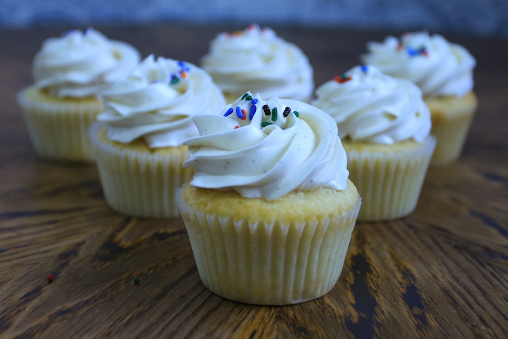 cupcakes on wooden surface