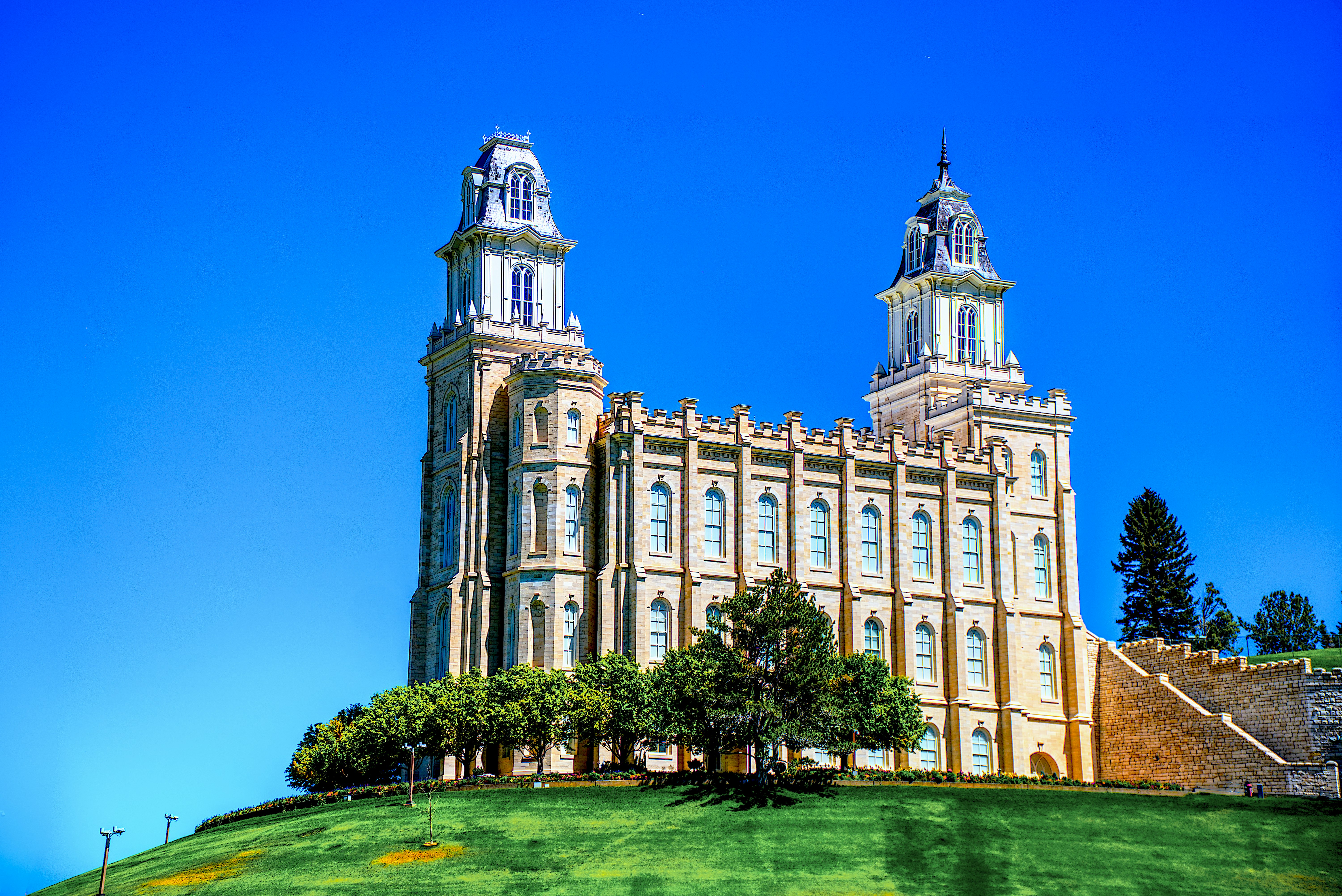 Completed in 1888, this Temple located in Manti, Utah, is one of the few without the Angel Moroni atop the highest spire.