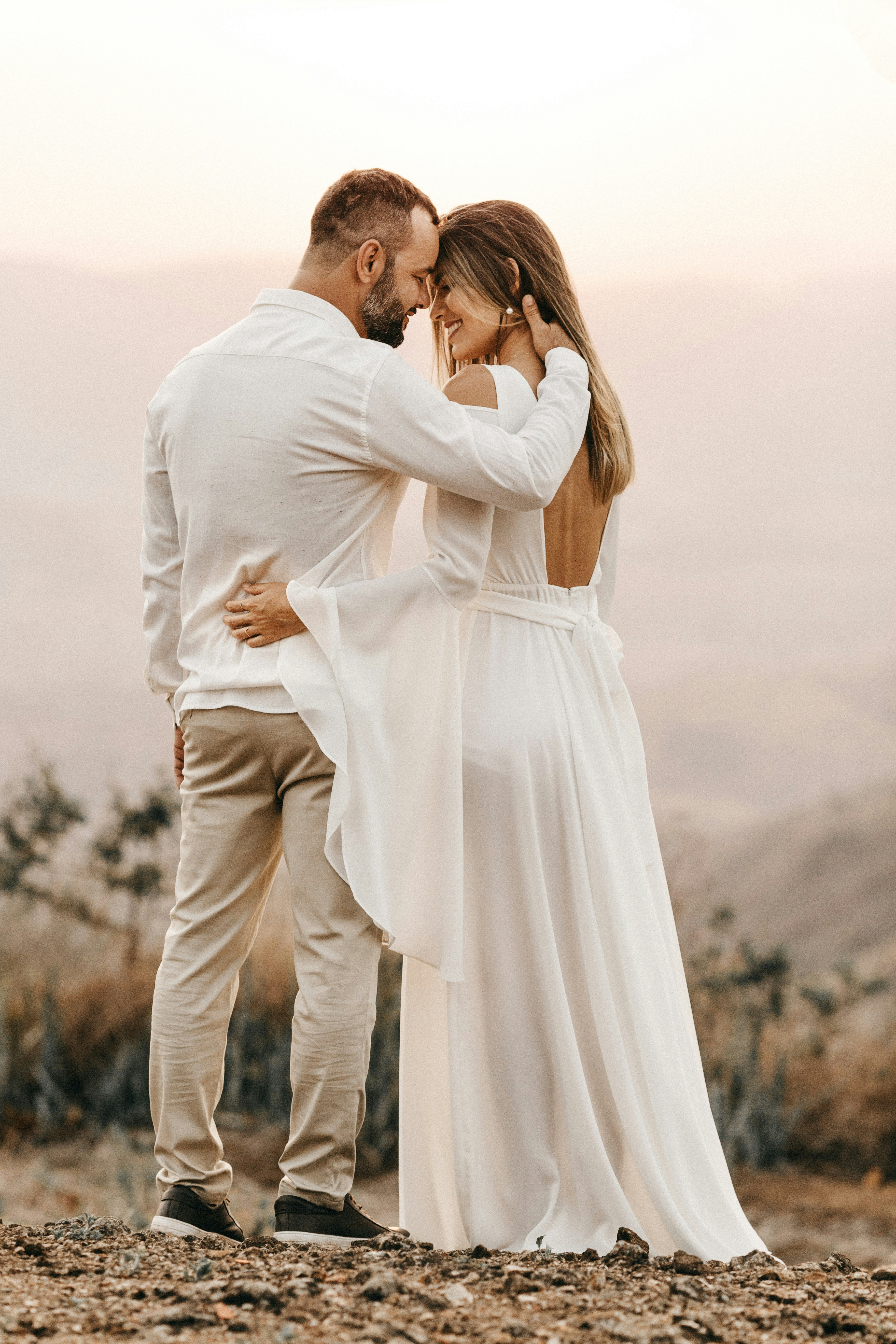 great photo recipe,how to photograph man and woman hugging each other