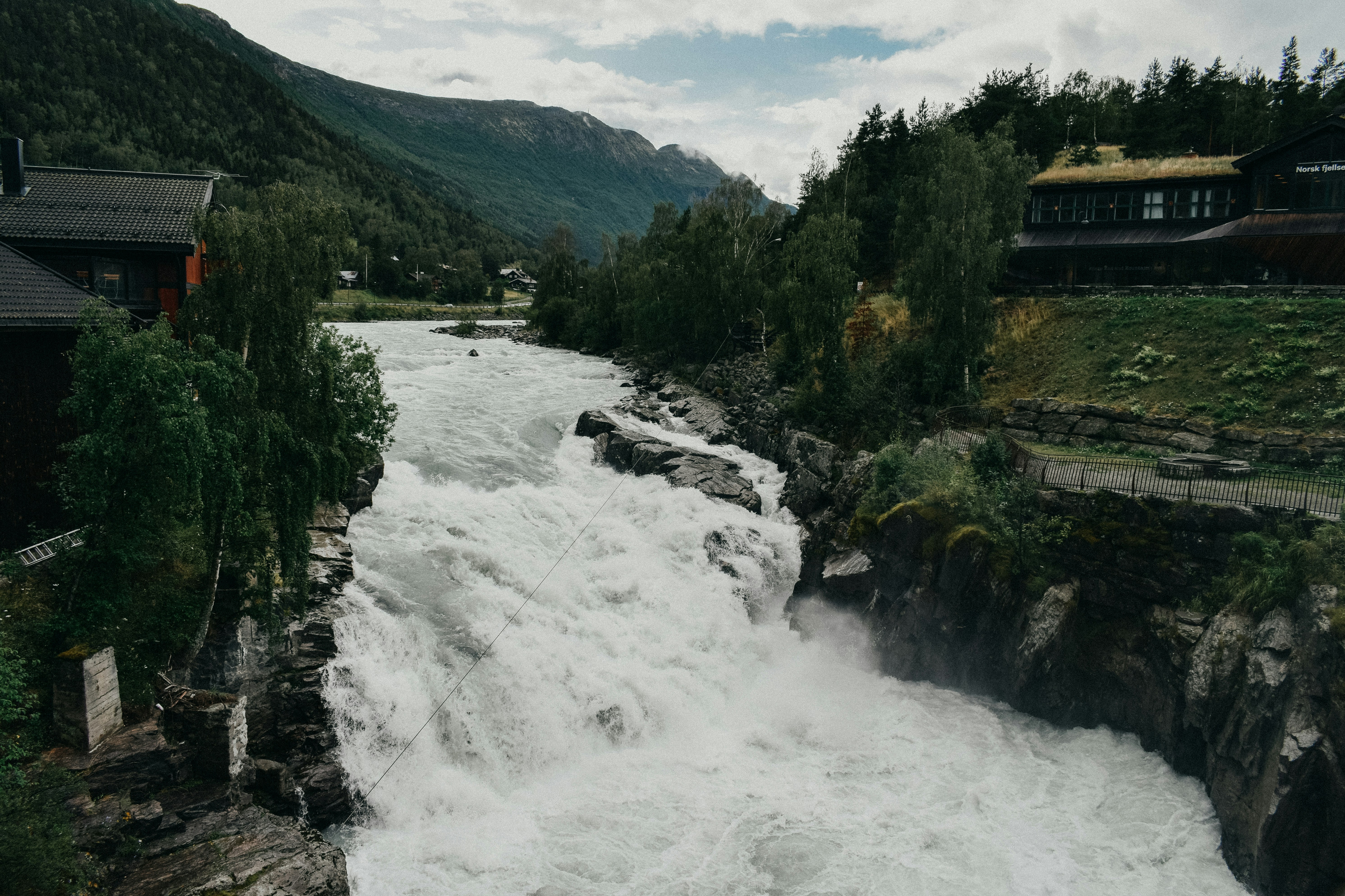 Almemoen, Hønefoss