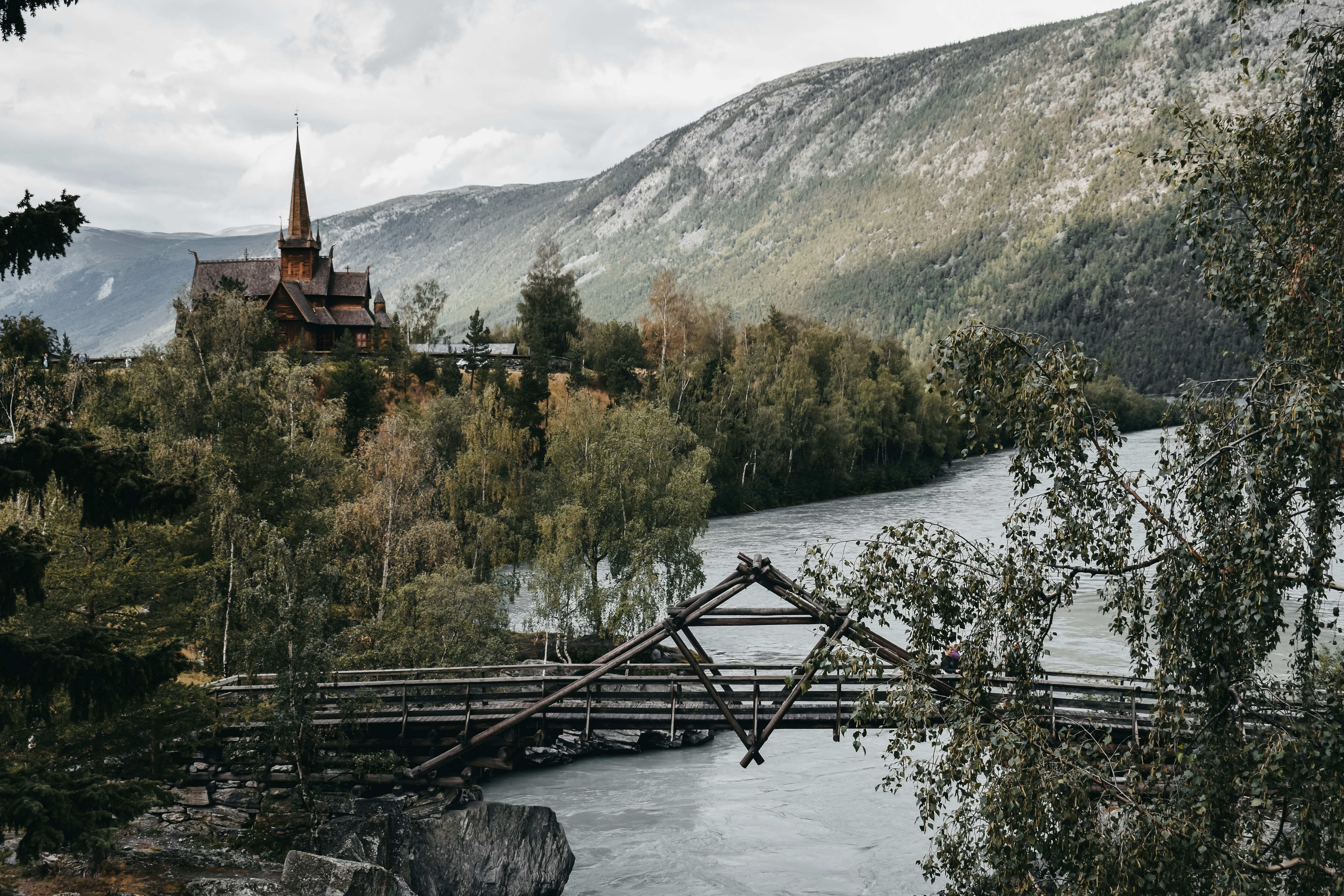 Brown bridge photo – Free Mountains Image on Unsplash