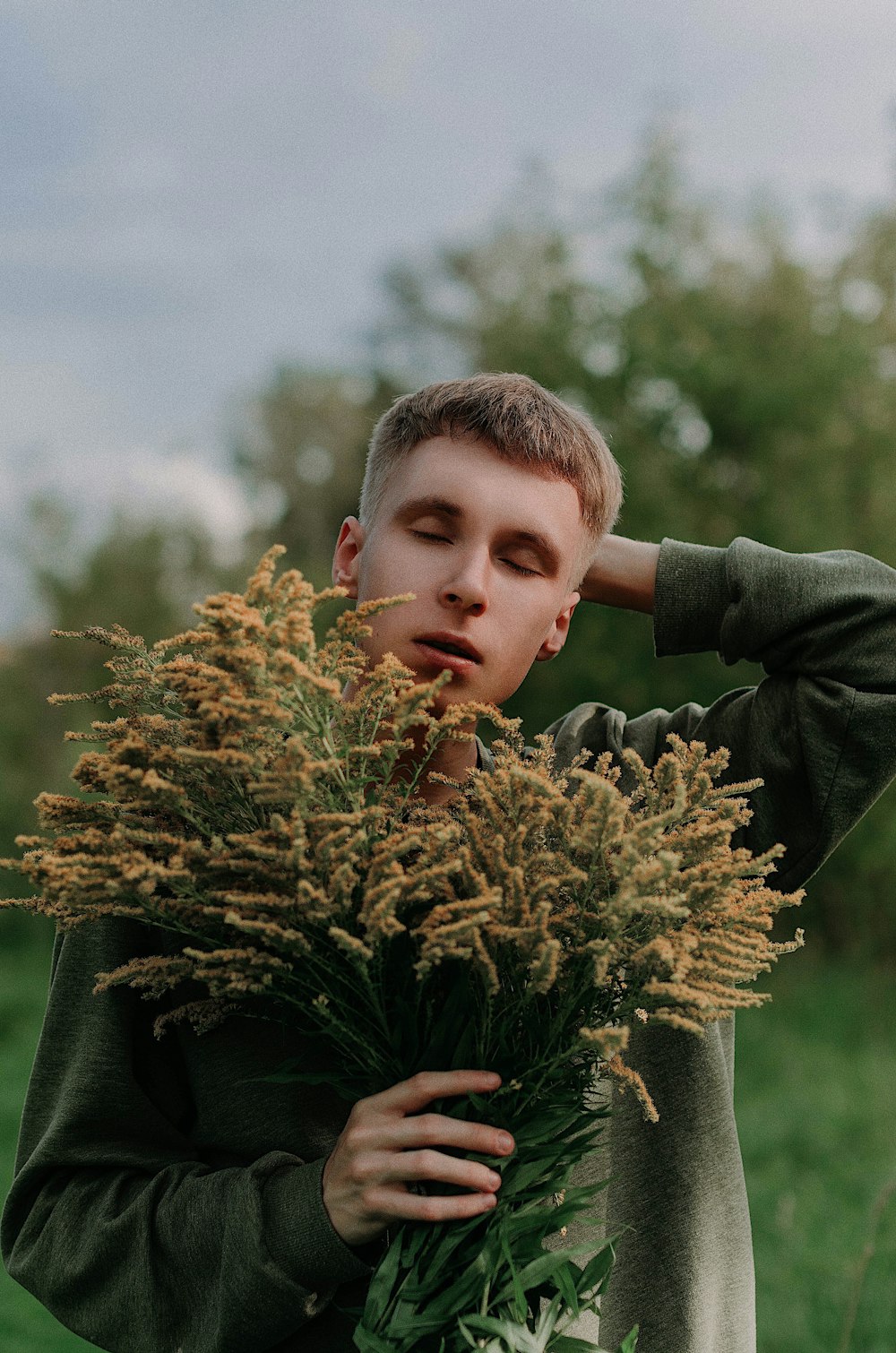 men's green shirt