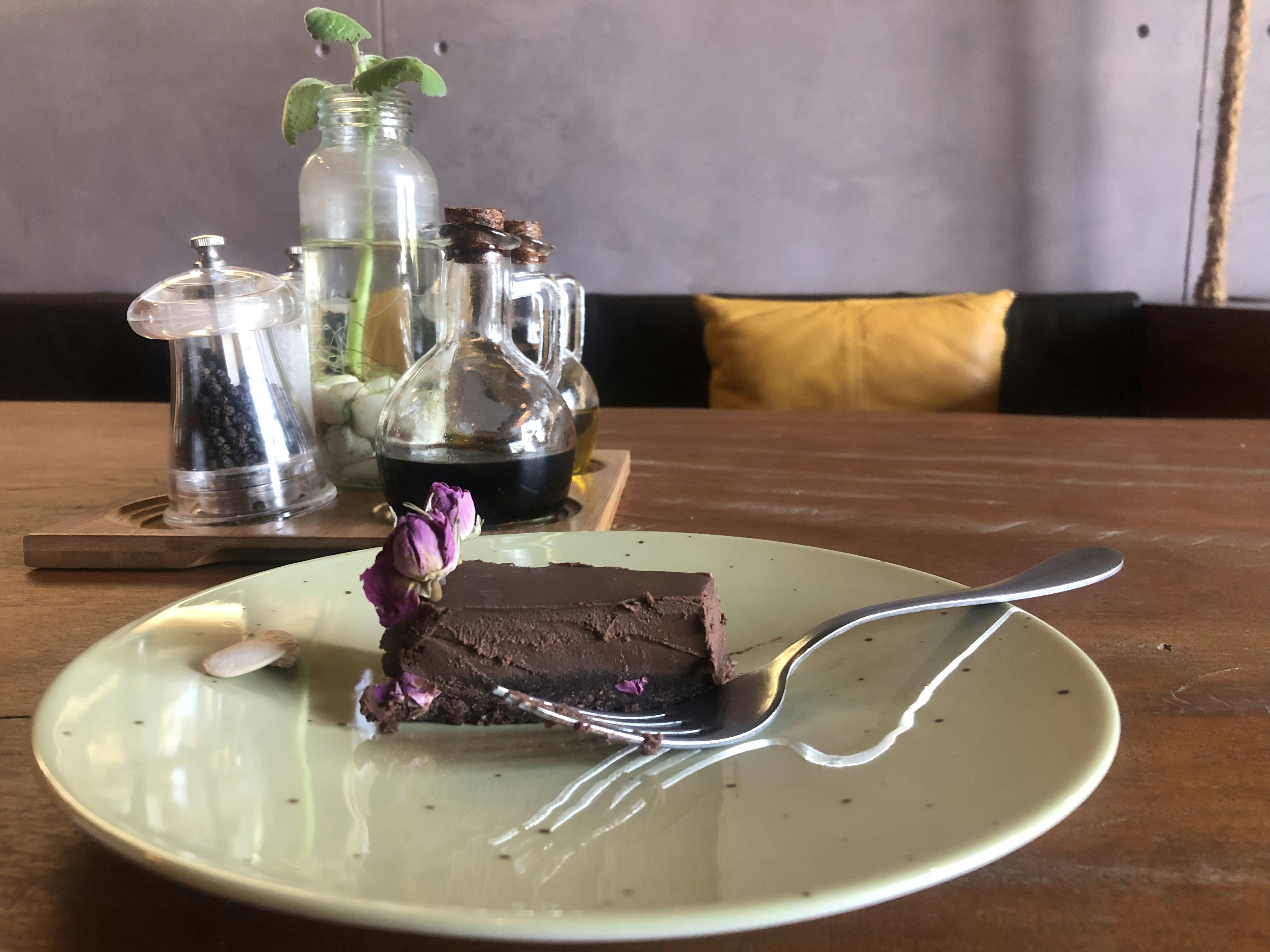 투썸플레이스 두초생(두바이 초콜릿 케이크) 칼로리 정보 및 품절 전 예약 구매 성공 팁 이미지1