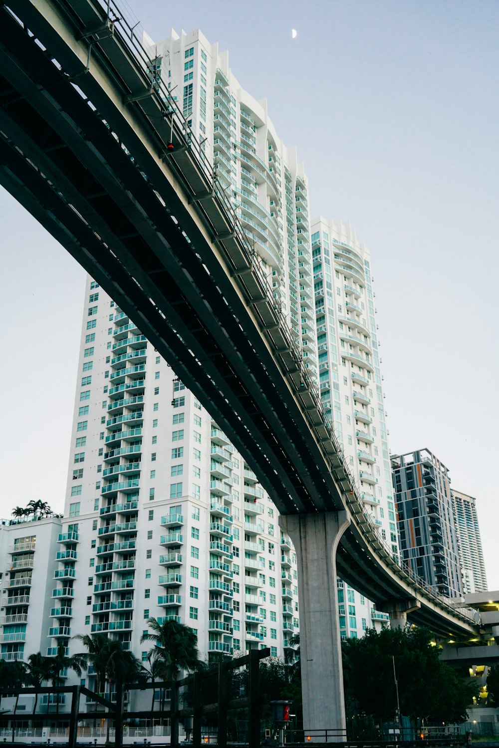 gray concrete bridge