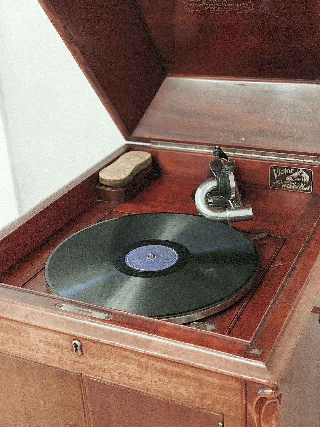 brown and gray vinyl player