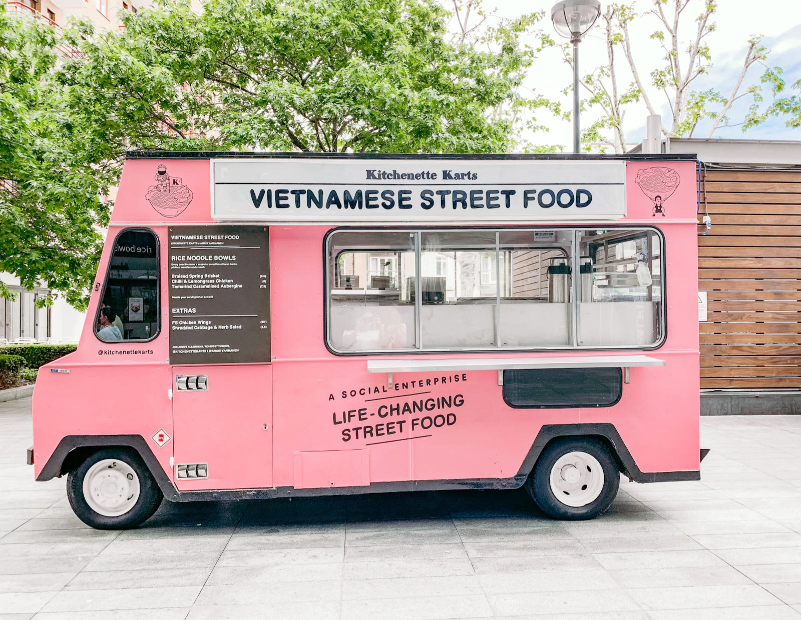 Importar un food truck desde Europa: furgonetas de hostelería móvil