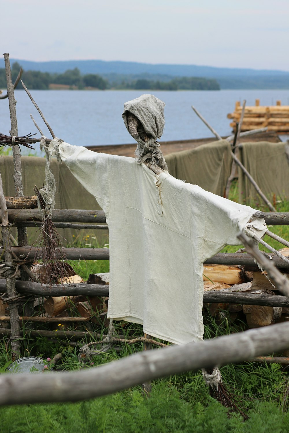 white t-shirt on log