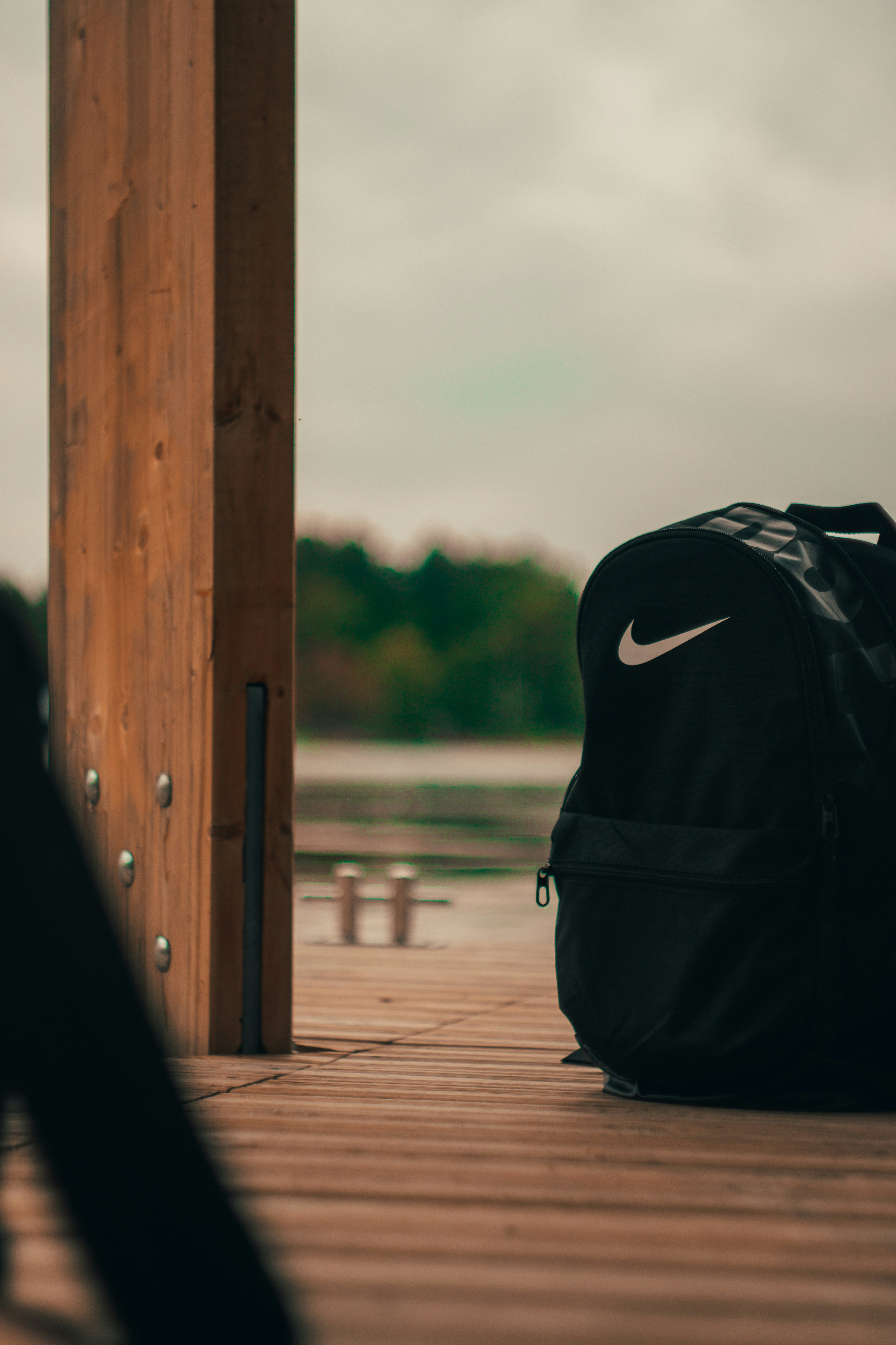 black nike backpack