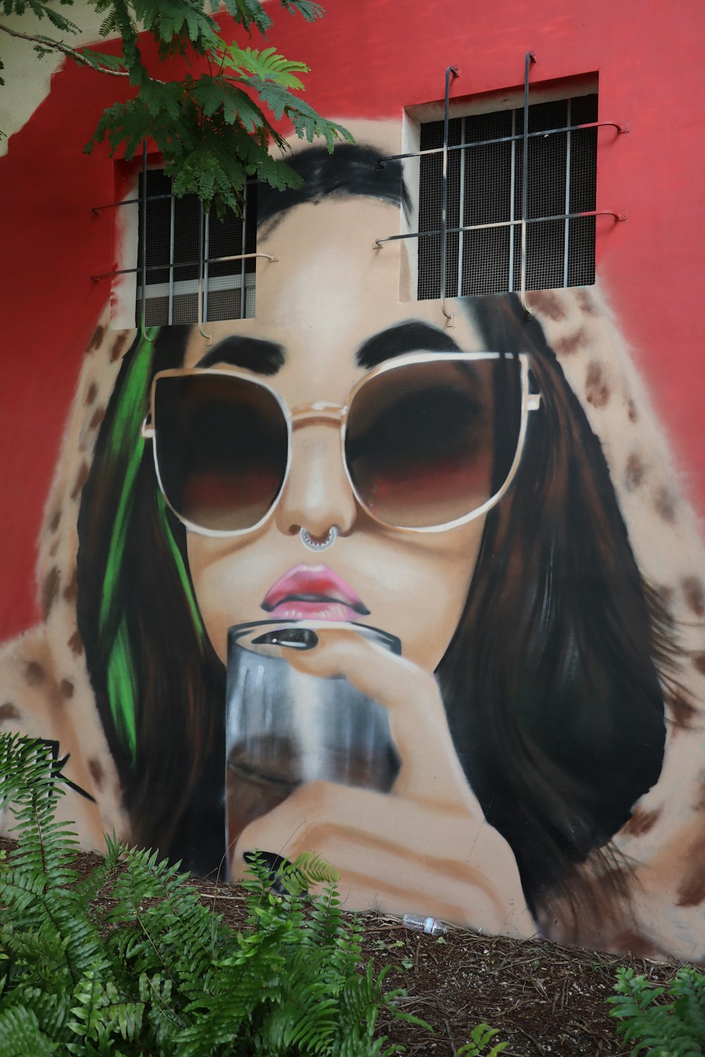 woman wearing sunglasses grafiti