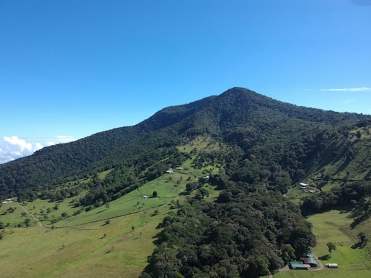 photo of San Vicente Hill station near La Fortuna Waterfall