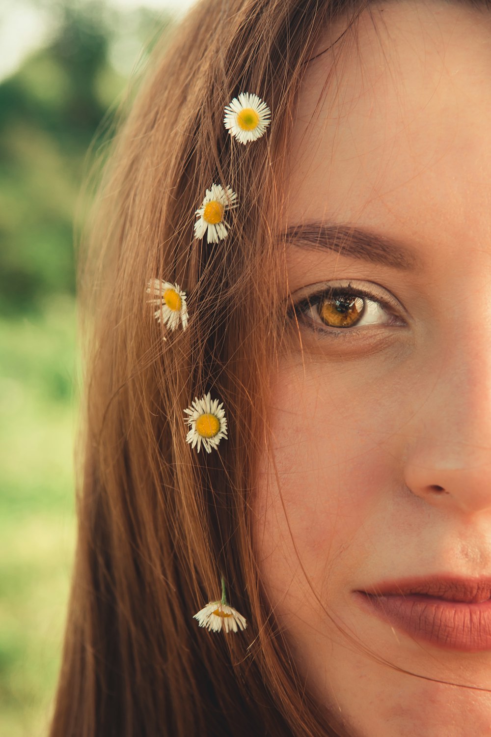 yellow flowers on women's hair