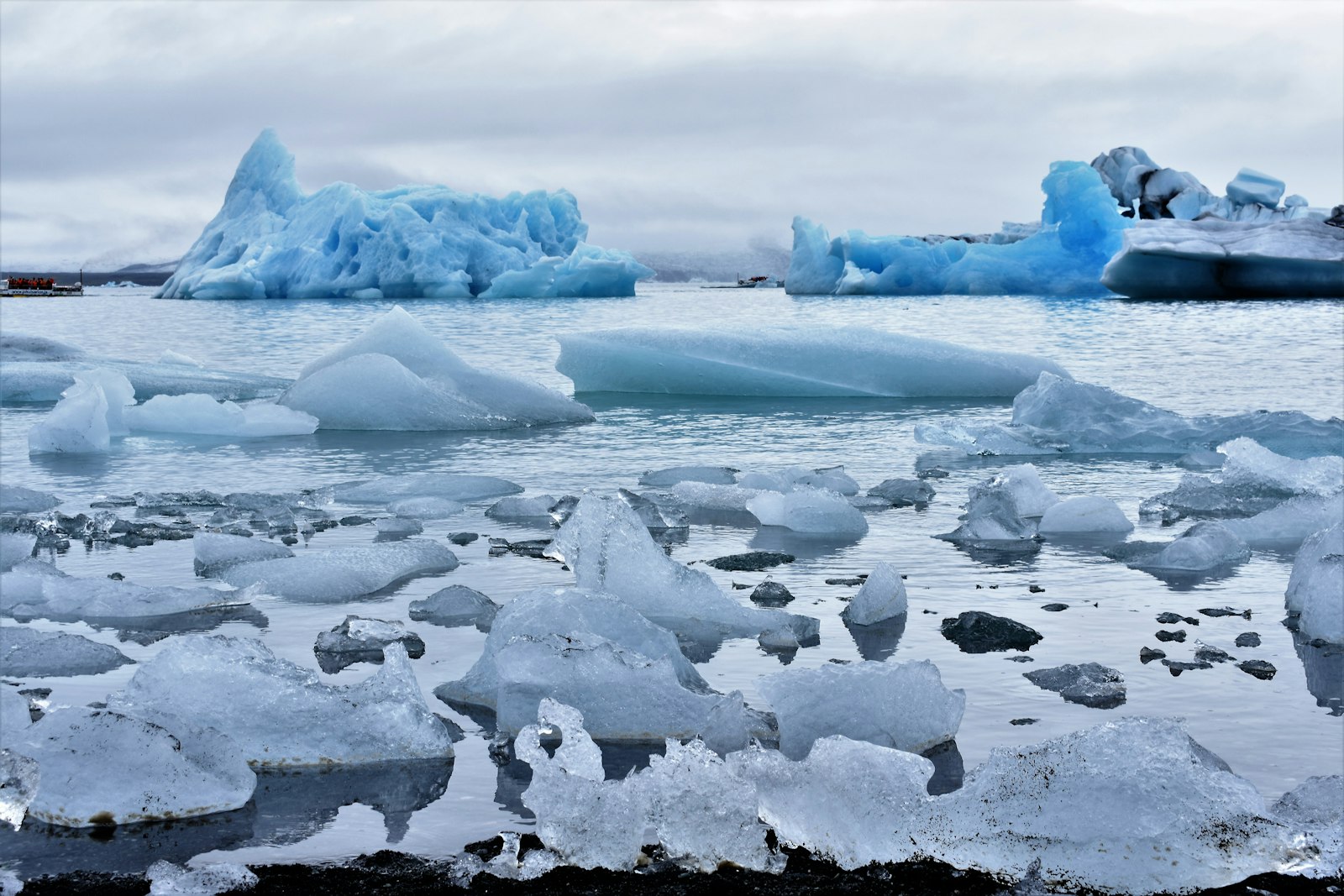 Jökulsárlón glacier lagoon with icebergs