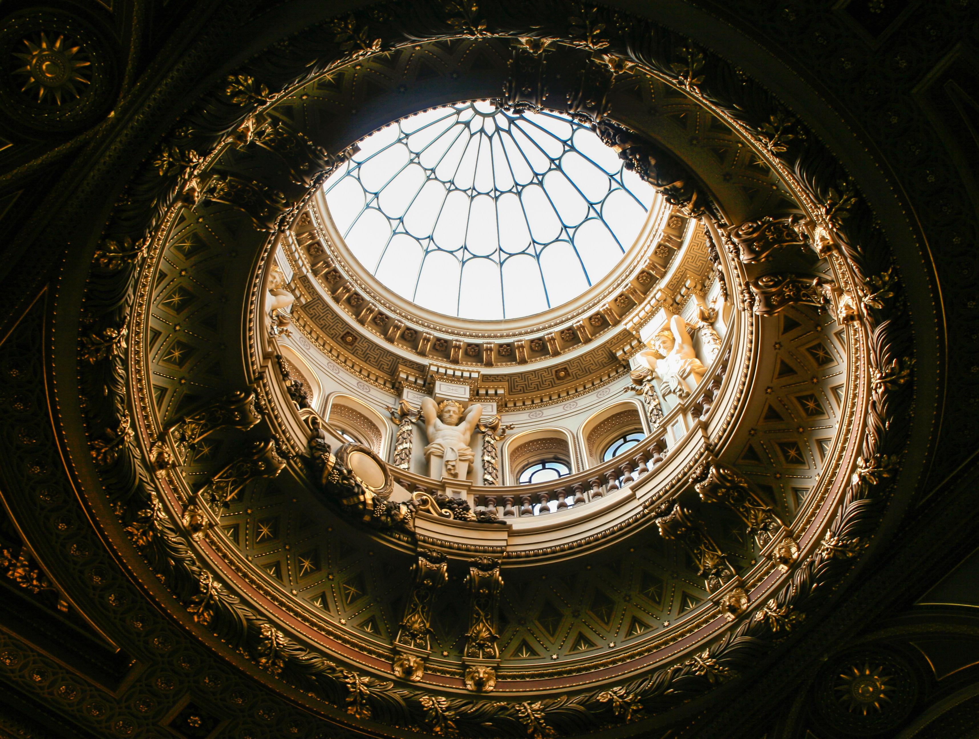 Braunes Kuppelgebäude