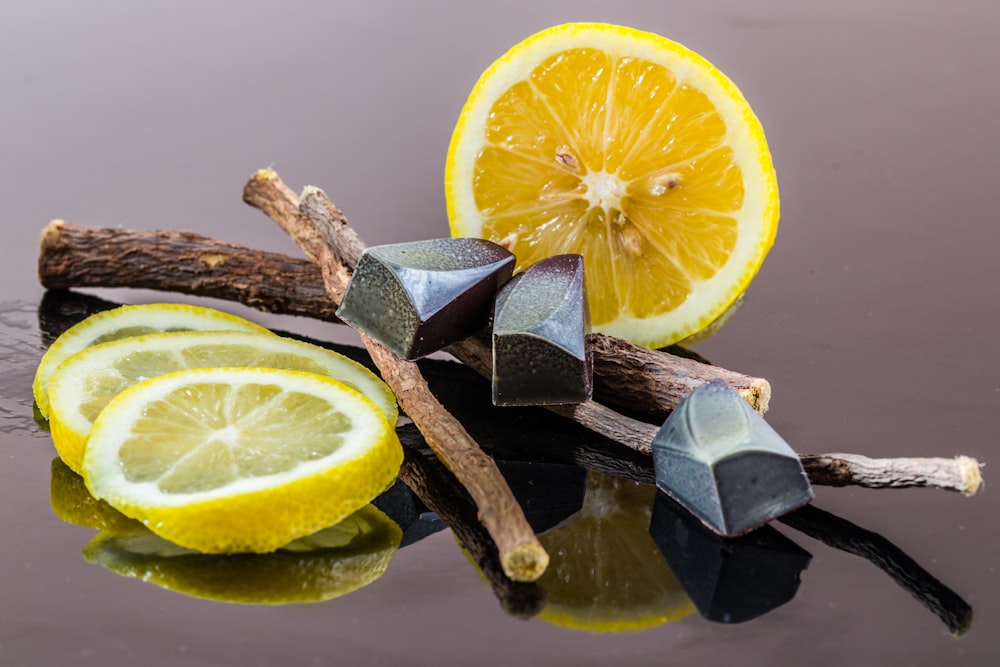 fruta de limón en rodajas