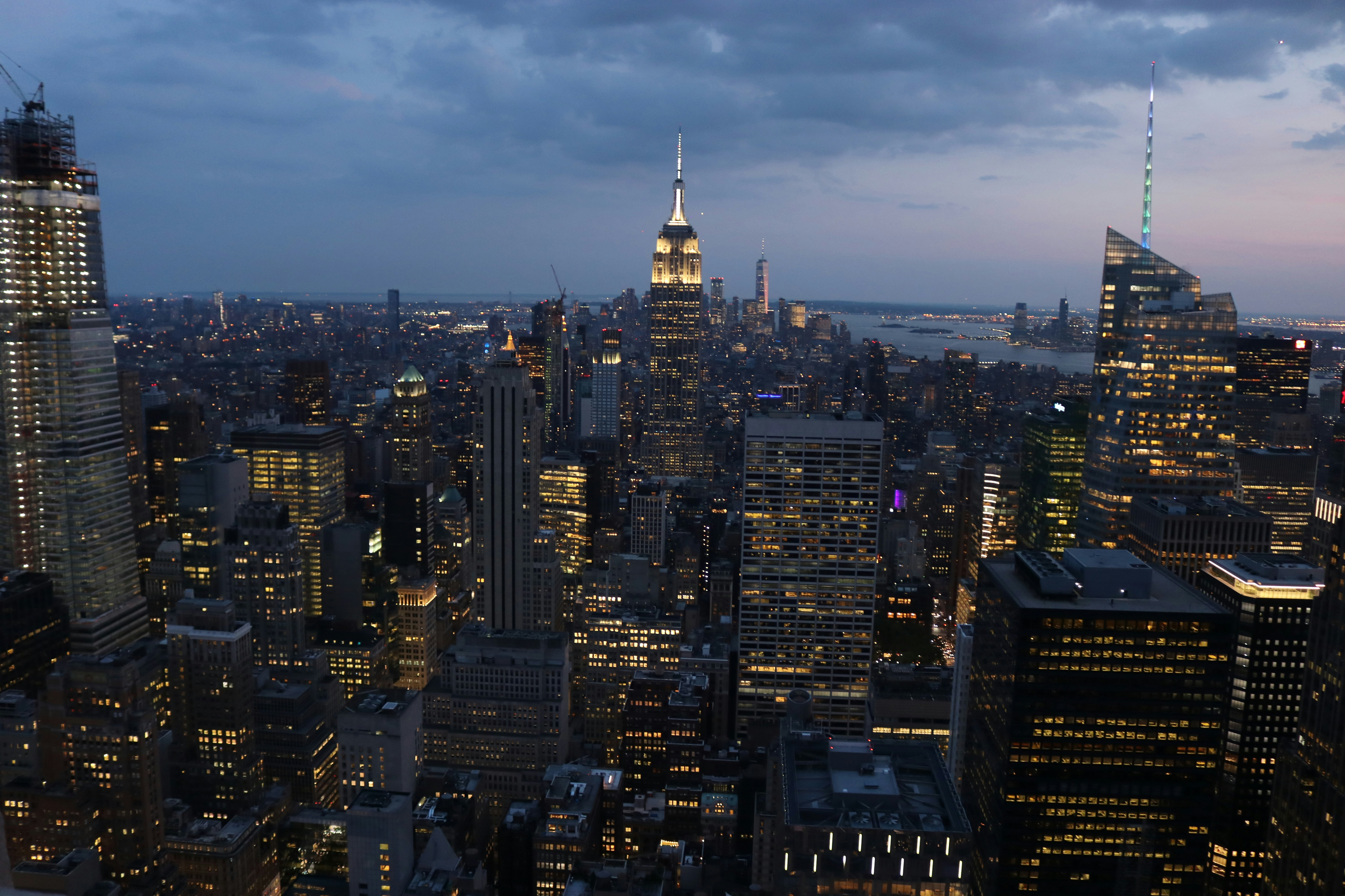 This has probably been the most impressive view over a city in my entire life. Especially when the sun goes down and the lights turn on, New York develops into a majestic ocean of lights.