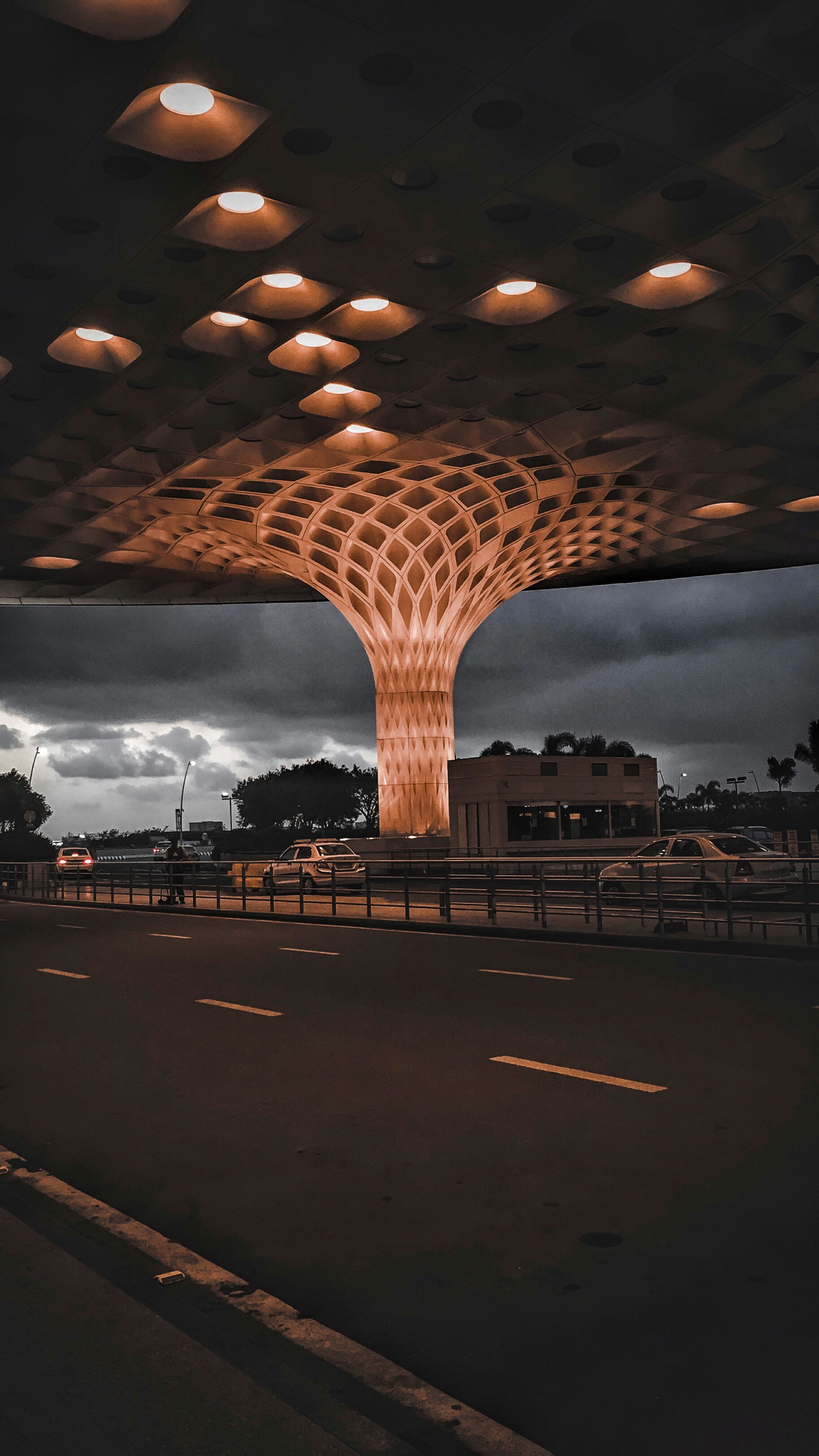 The Life of a Digital Nomad Trying To Find New Home