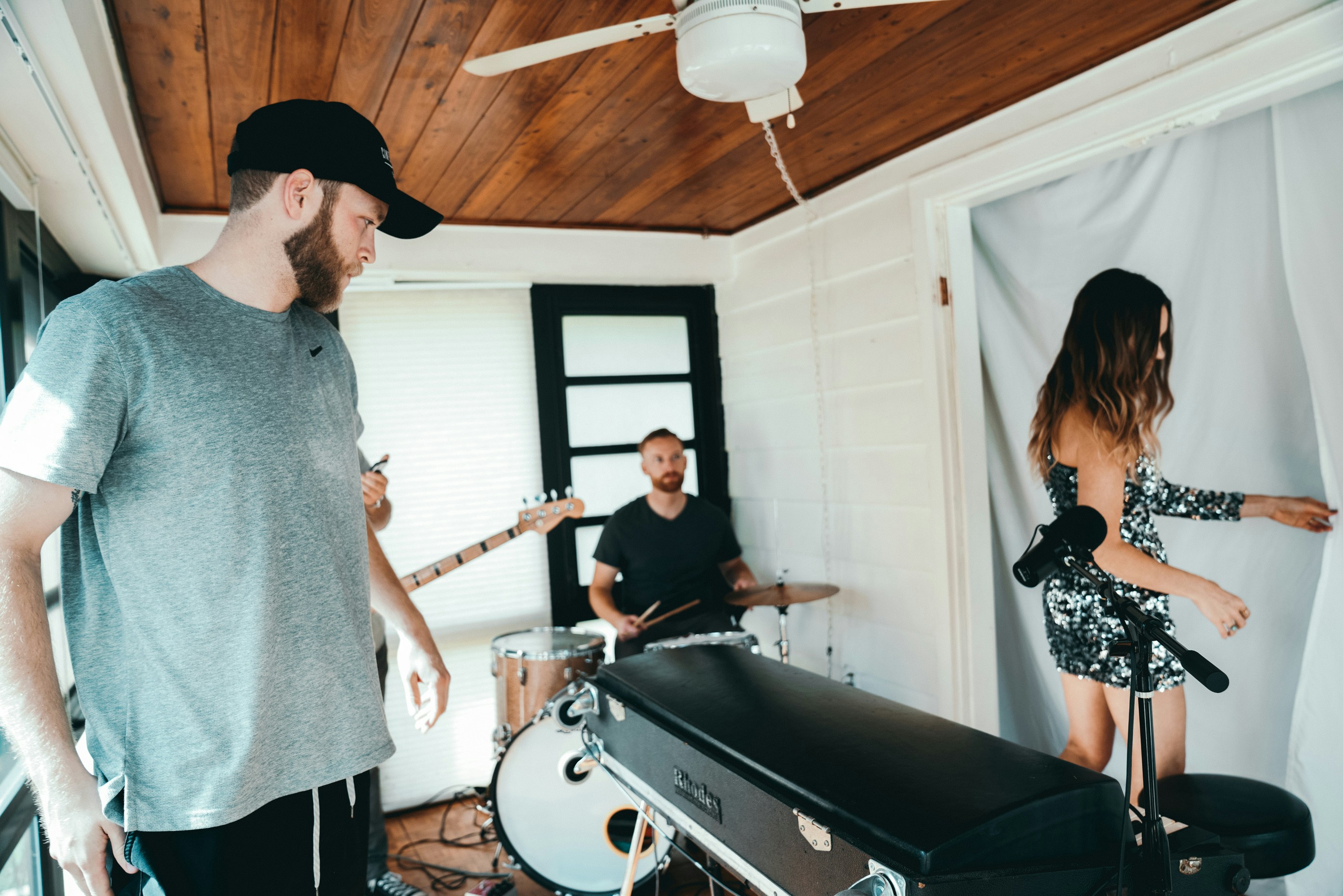 man wears gray crew-neck shirt