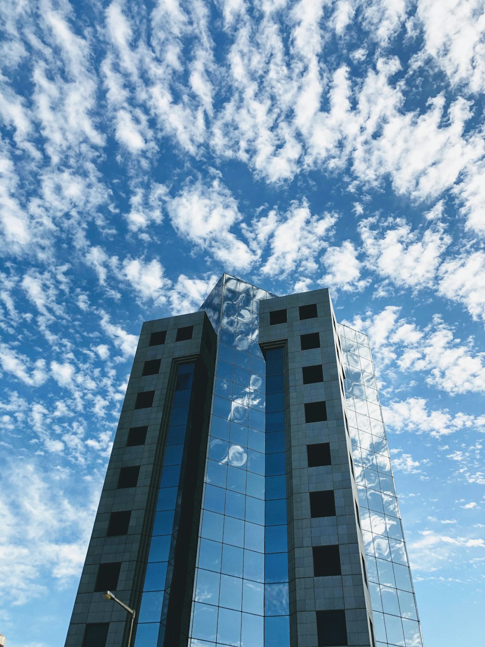 high rise building during daytime