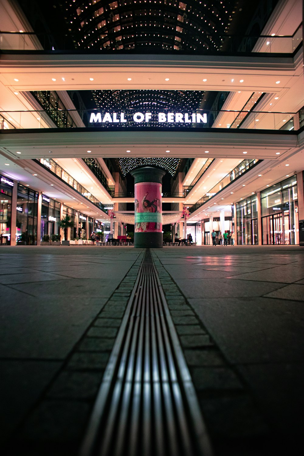 Mall of Berlin at night