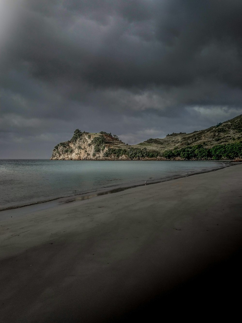 A orillas del mar durante el día