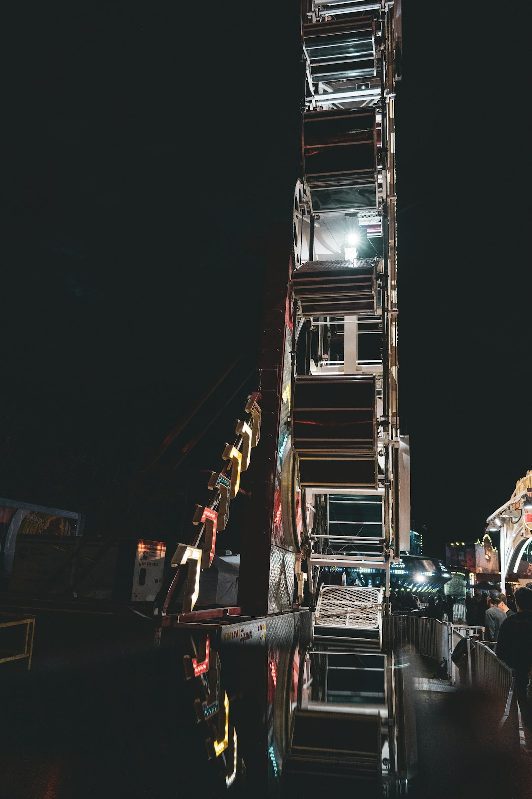 turned-on Ferris wheel