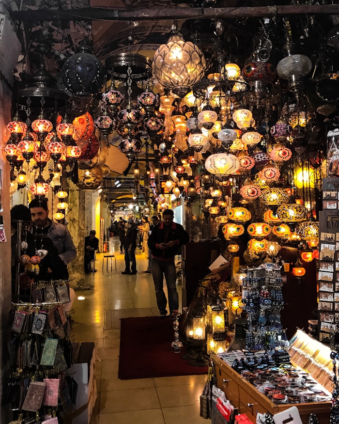 Decorative lamps in the flea market 