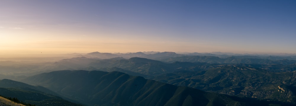 Luftaufnahme der Berge bei Tag