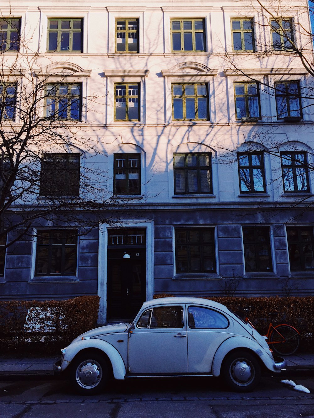 white Volkswagen Beetle