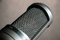 closeup photography of condenser microphone