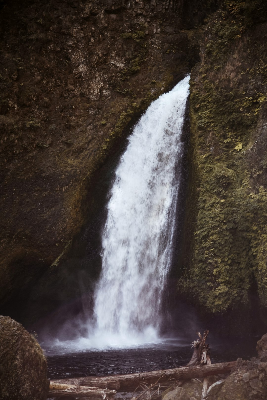 waterfalls during daytime