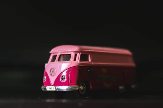 Illustration of a van with a price tag showing an instant valuation.