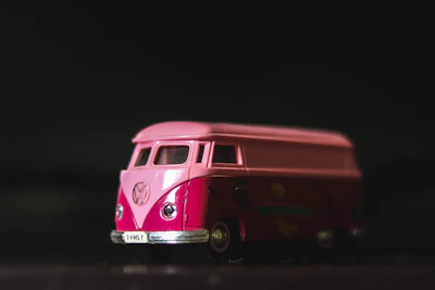 Illustration of a van with a price tag showing an instant valuation.