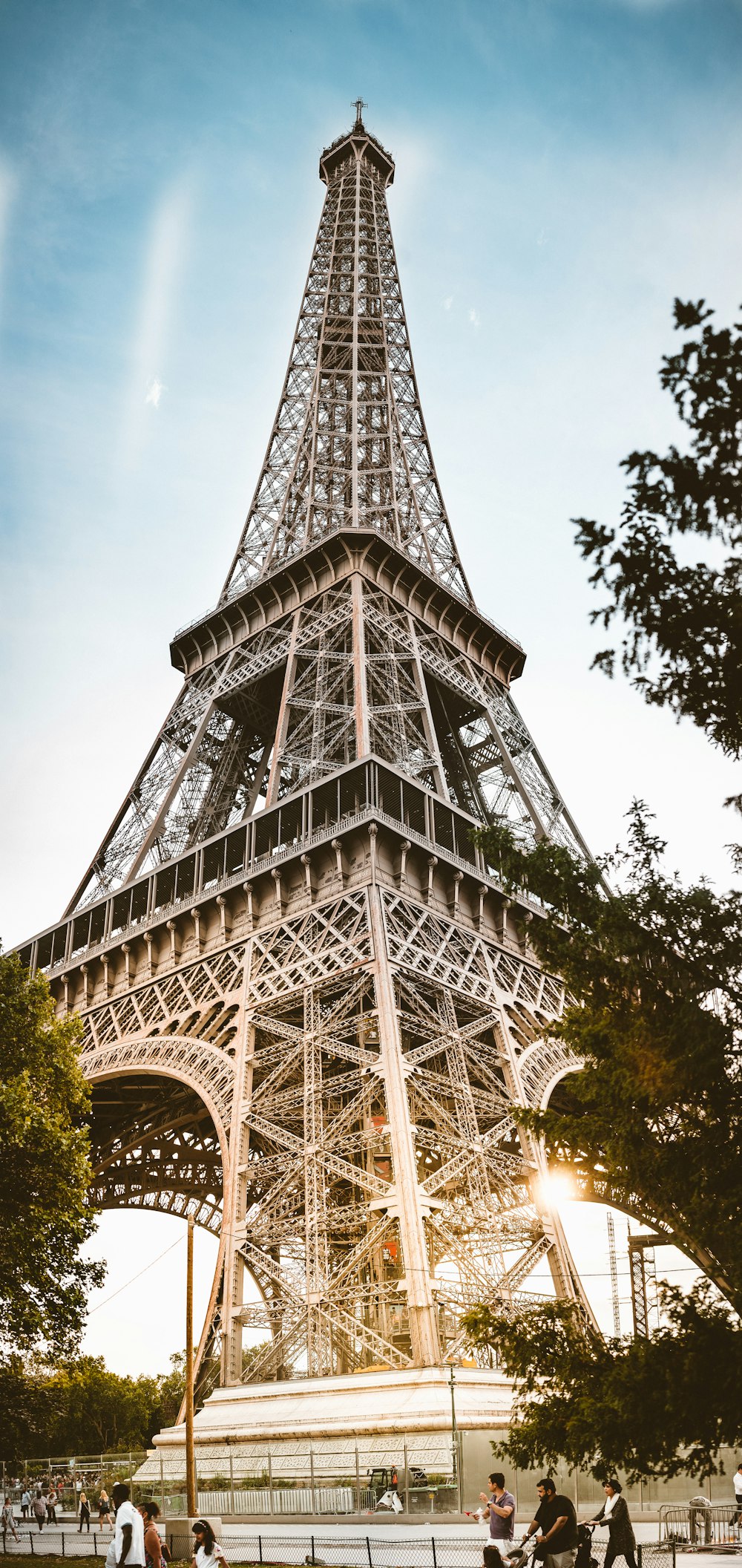 Eiffel Tower Background For Photoshop - Deriding-Polyphemus