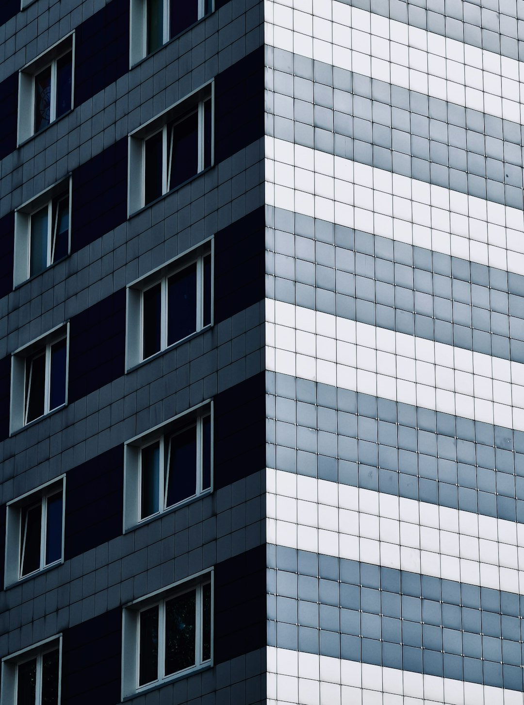 black and silver high rise building