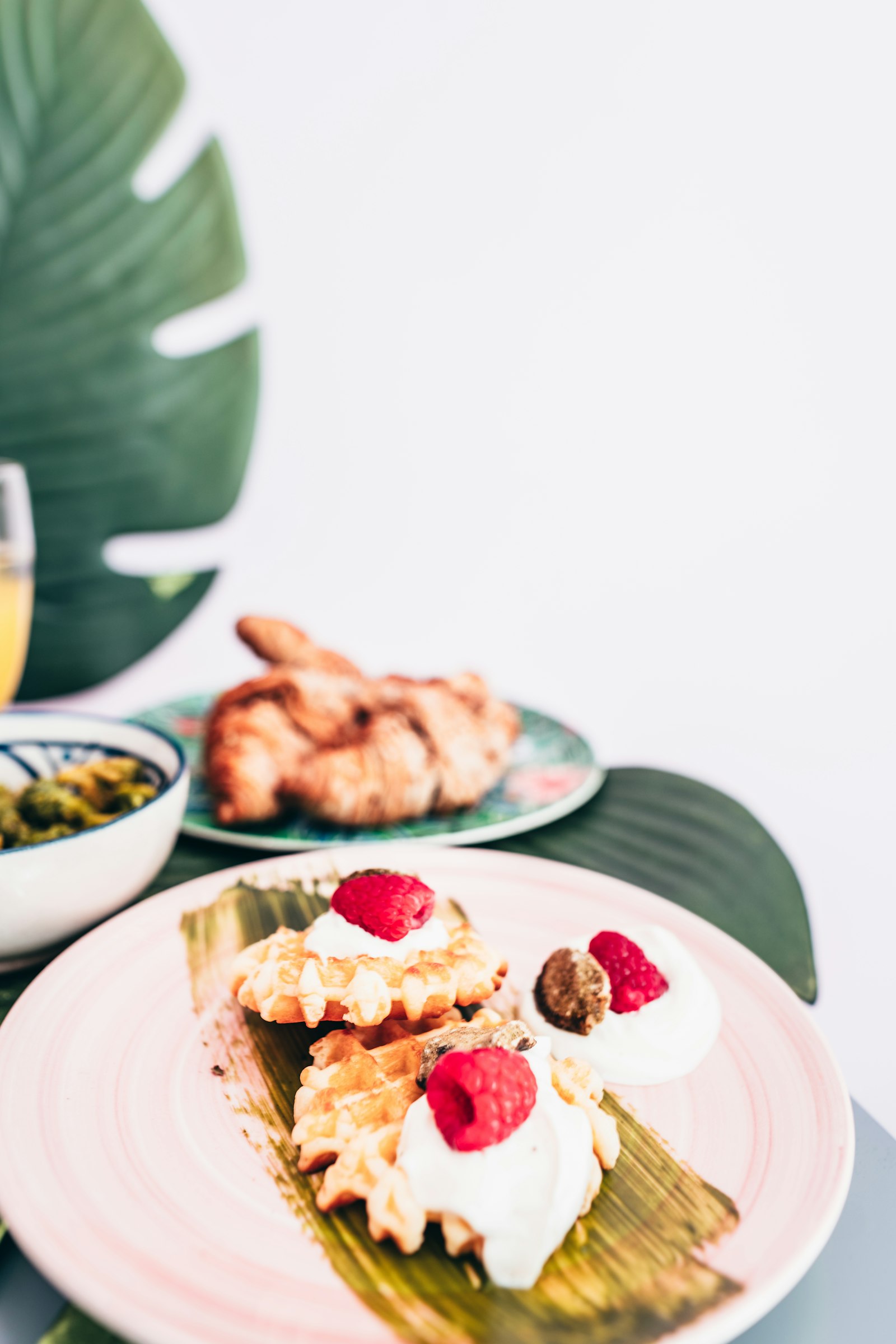 Sony a7R II + Sigma 24mm F1.4 DG HSM Art sample photo. Food with raspberry toppings photography