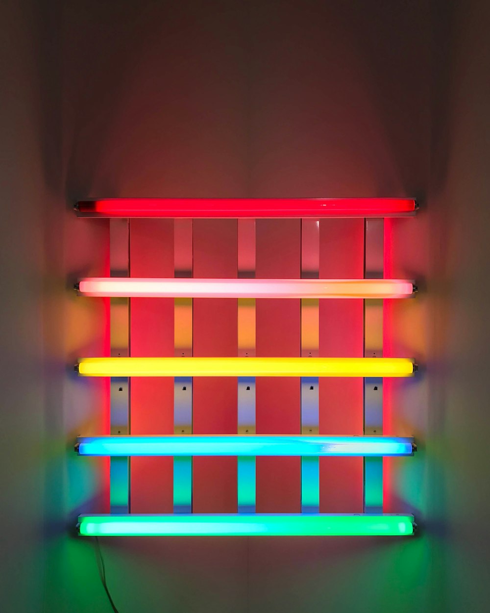 Lampes fluorescentes de couleurs assorties