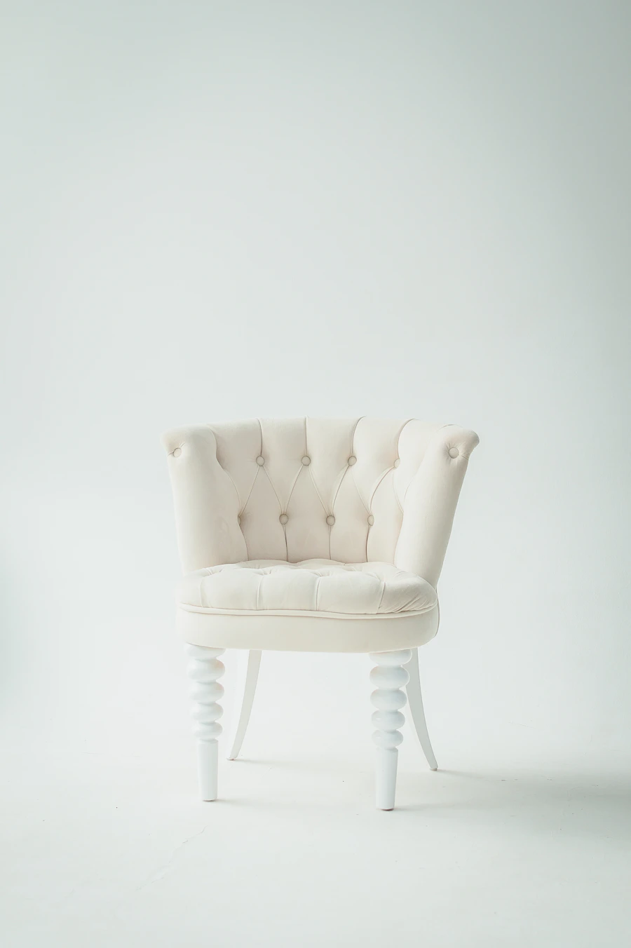 Sculptural lounge chair