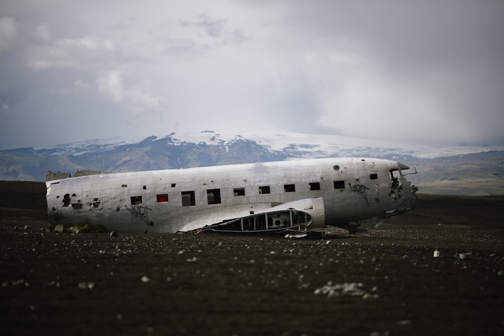 white abandoned plane