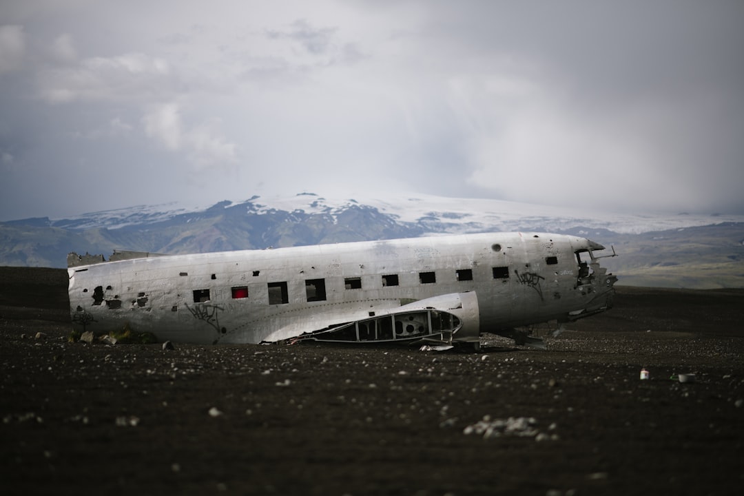 white abandoned plane
