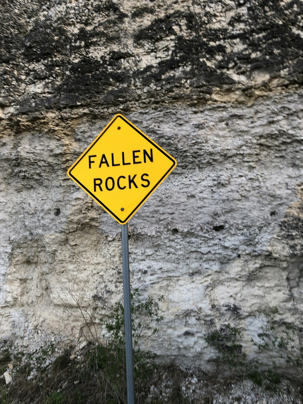 fallen rocks signage