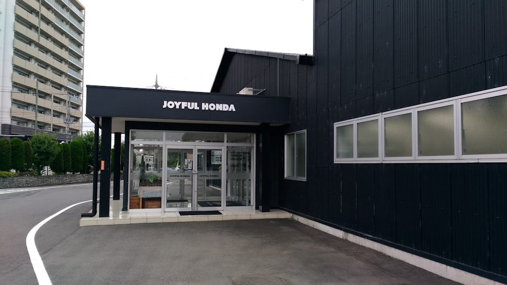 Joyful Honda store