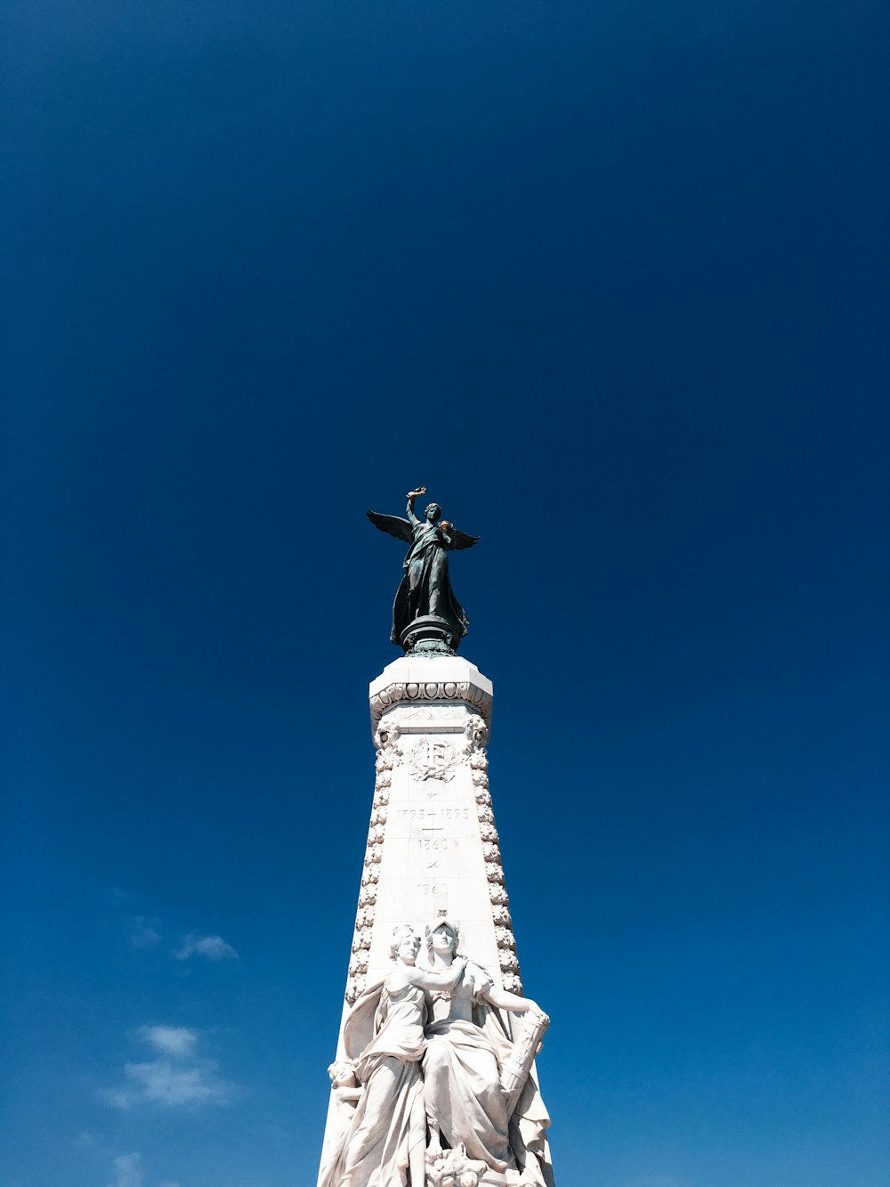 angel statue