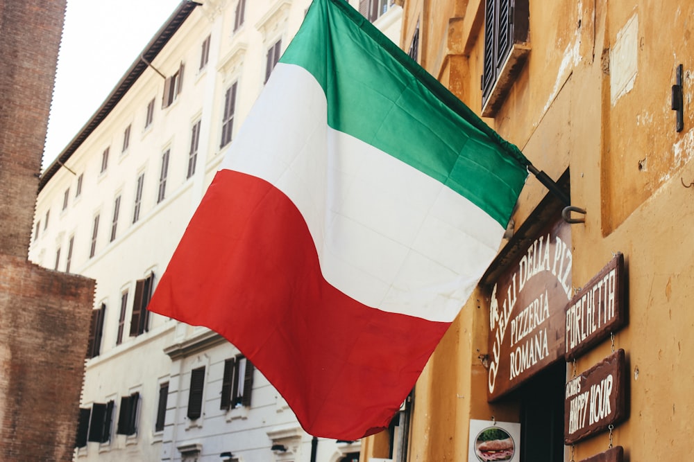 壁にイタリアの国旗