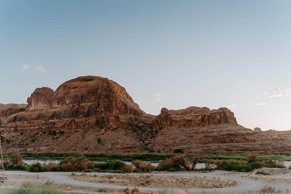 mountain during daytime