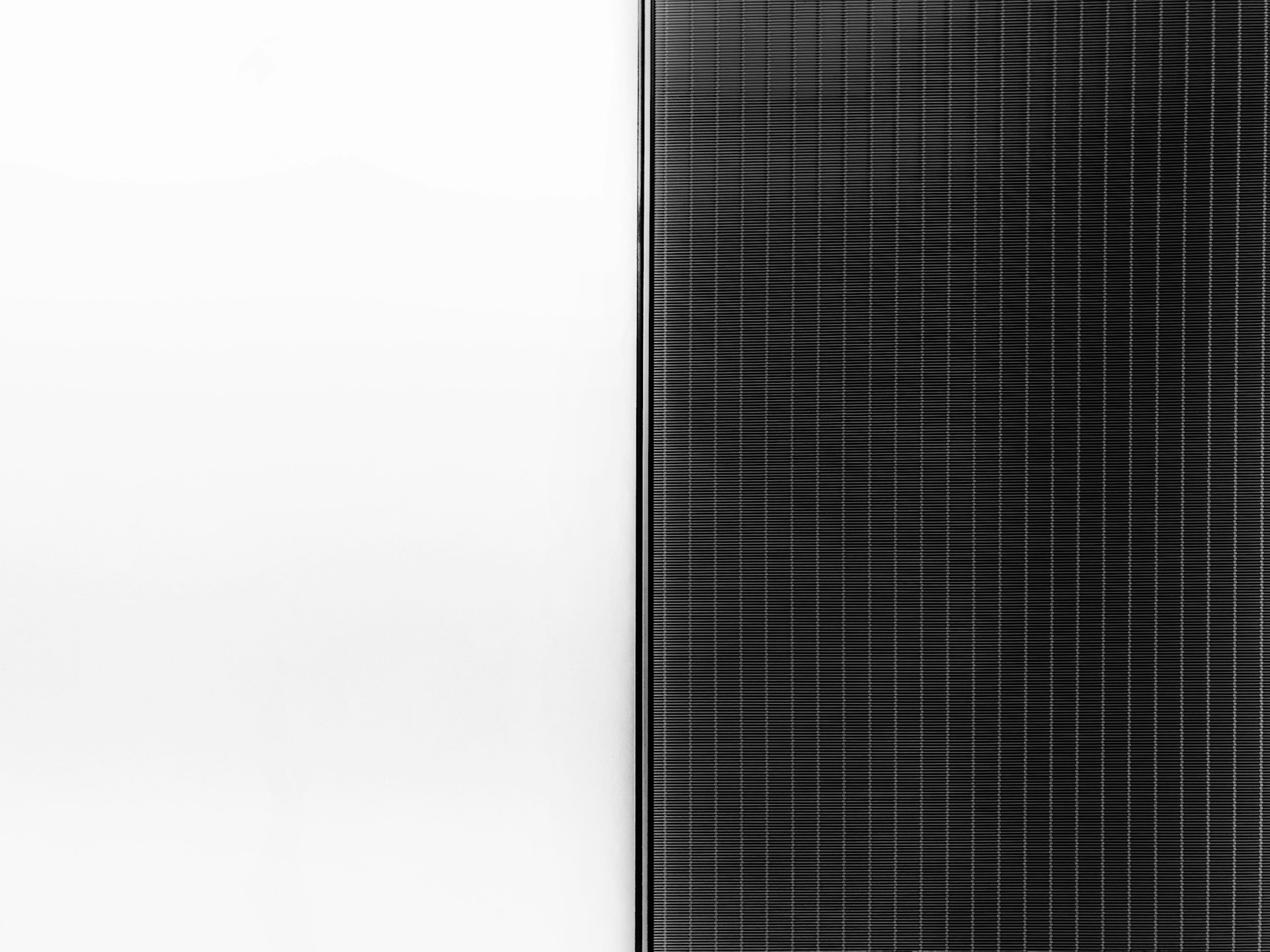 gray computer monitor